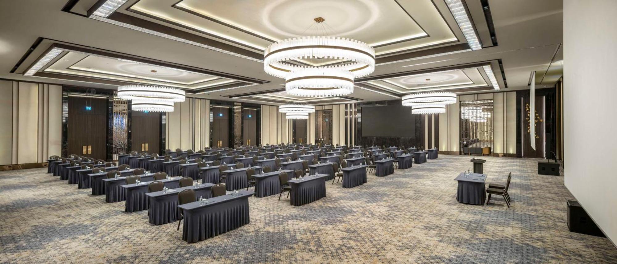 ホテル Doubletree By Hilton シャンルウルファ エクステリア 写真