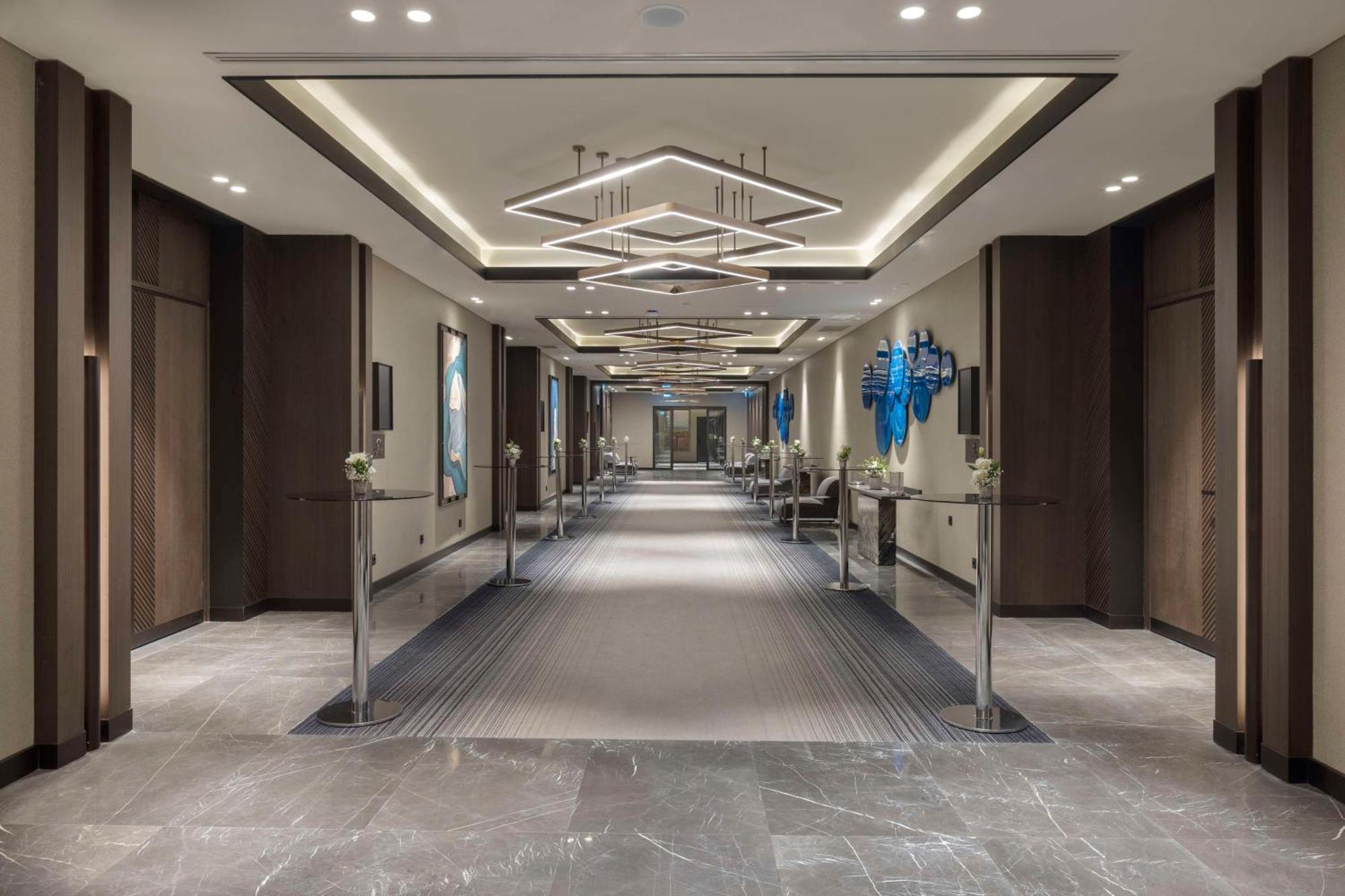 ホテル Doubletree By Hilton シャンルウルファ エクステリア 写真