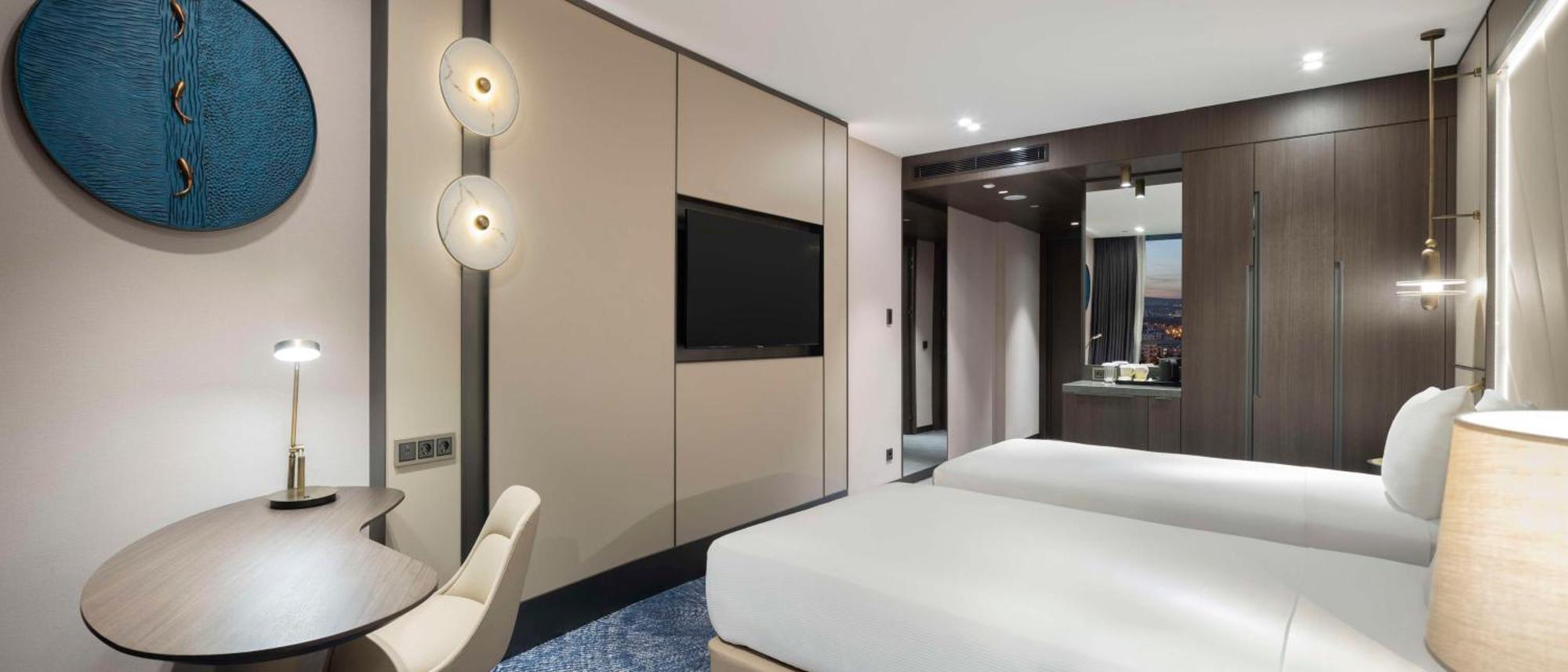 ホテル Doubletree By Hilton シャンルウルファ エクステリア 写真