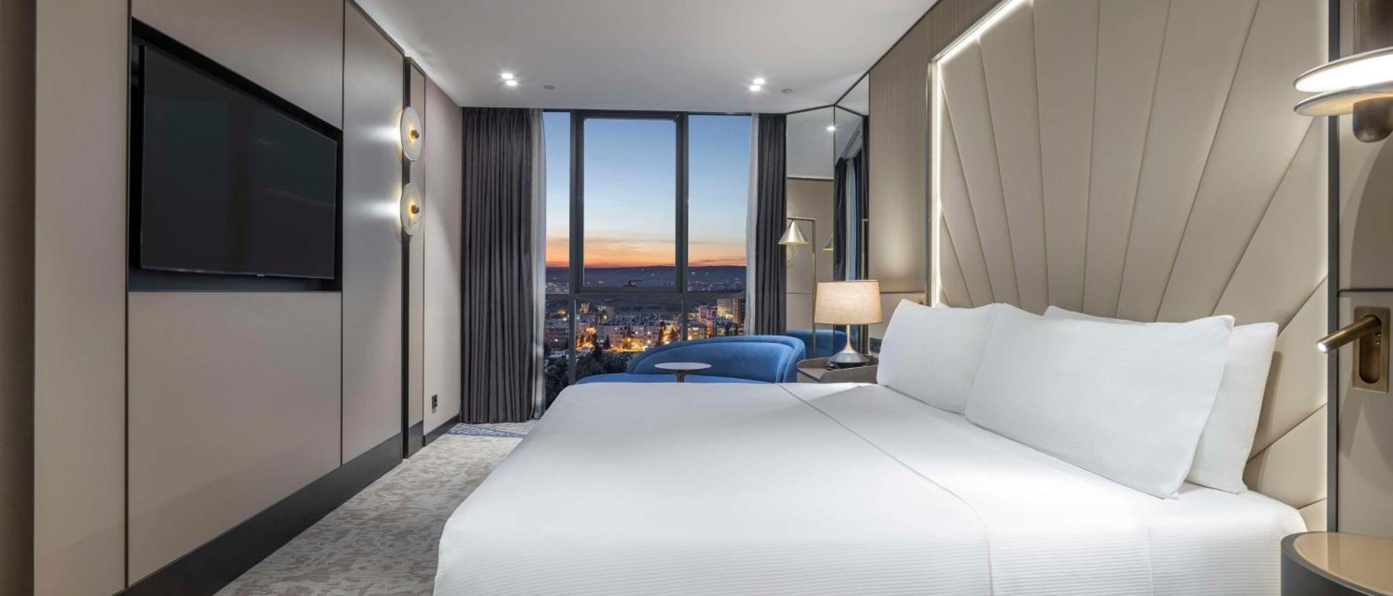 ホテル Doubletree By Hilton シャンルウルファ エクステリア 写真