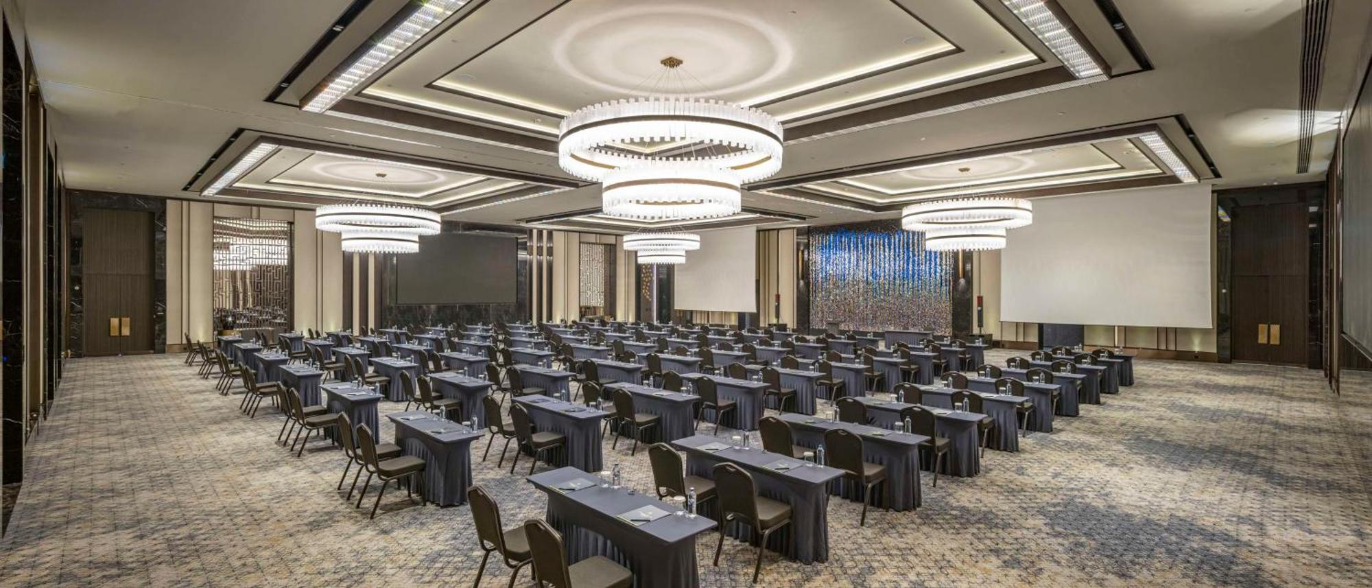 ホテル Doubletree By Hilton シャンルウルファ エクステリア 写真