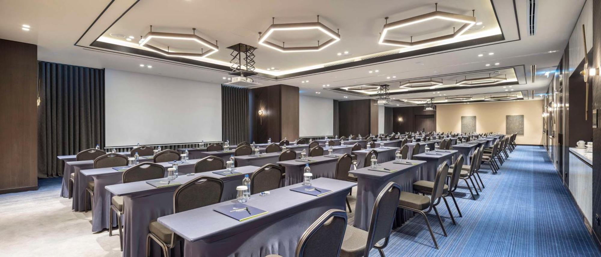 ホテル Doubletree By Hilton シャンルウルファ エクステリア 写真
