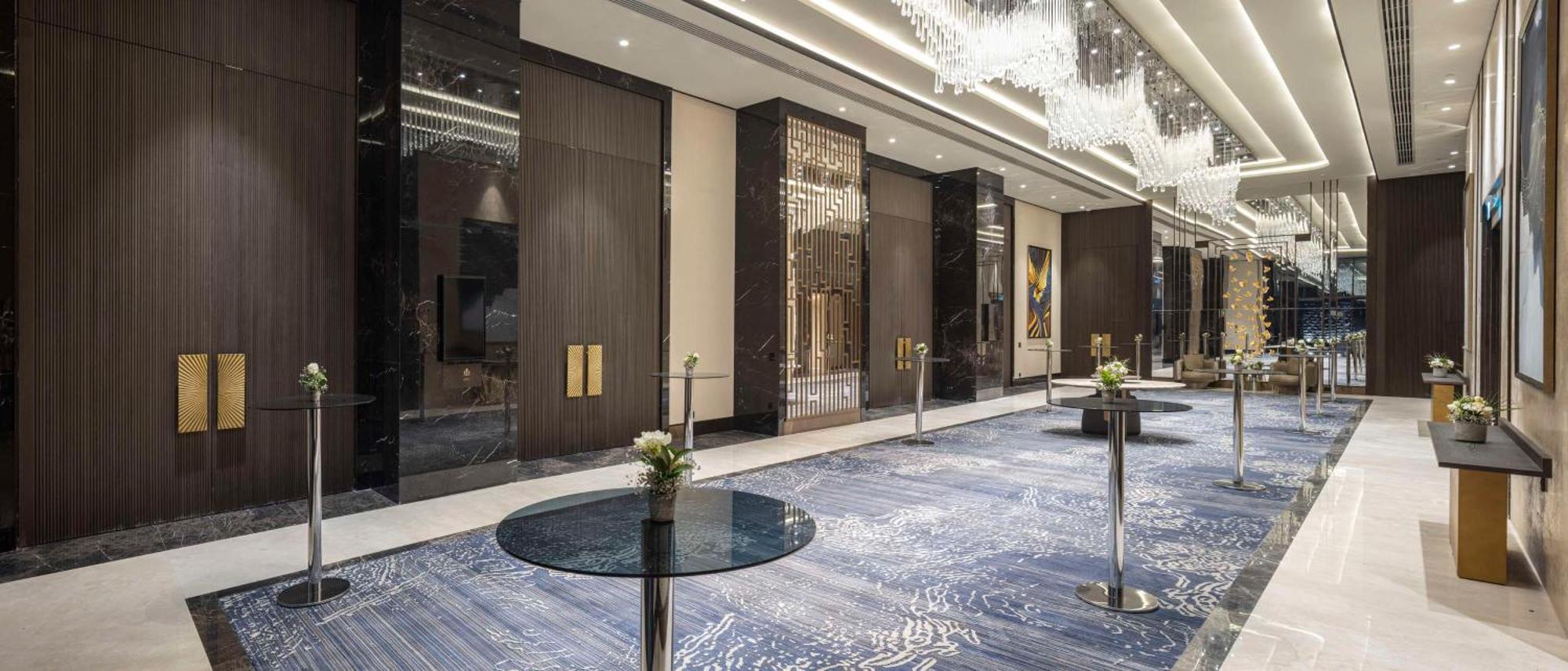 ホテル Doubletree By Hilton シャンルウルファ エクステリア 写真